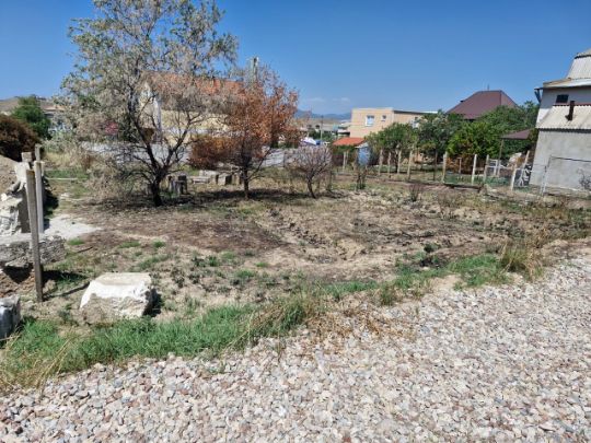 Земельный участок 6 сот.Сельхозназначения (СНТ,ДНП)Республика Крым,муниципальный округ Судак,с.Миндальное,СНТ Солнечная Долина участок 473 Расстояние до города 7 км,располагается в 1000м от моря,площадь участка ровная